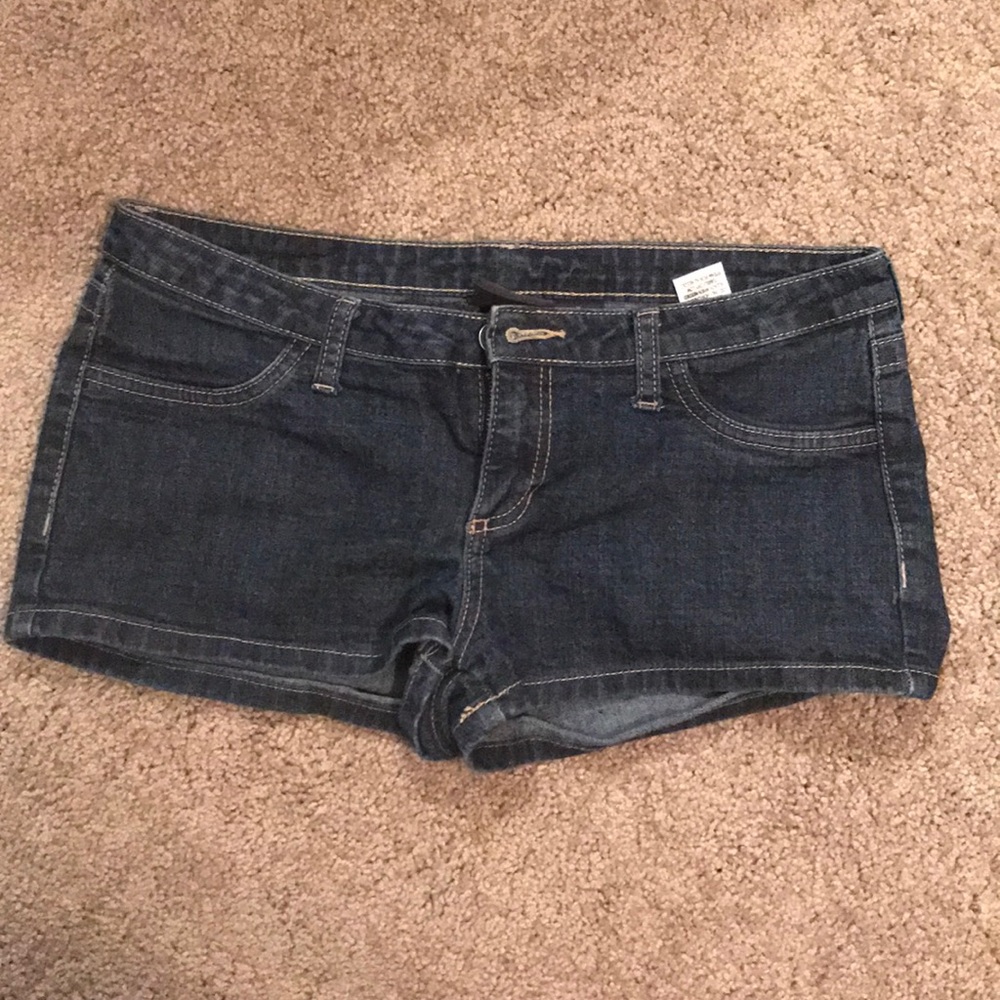 Juniors jean shorts. Size 7. City Streets.